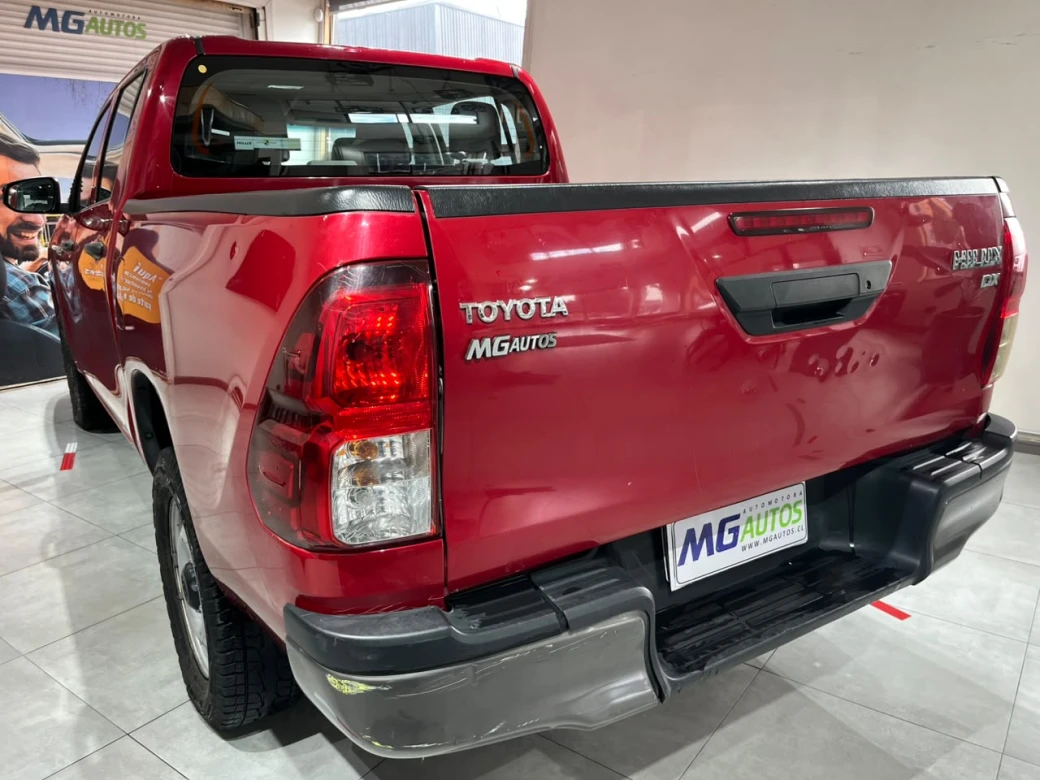 Toyota Hilux D Cab — foto 36 de 38
