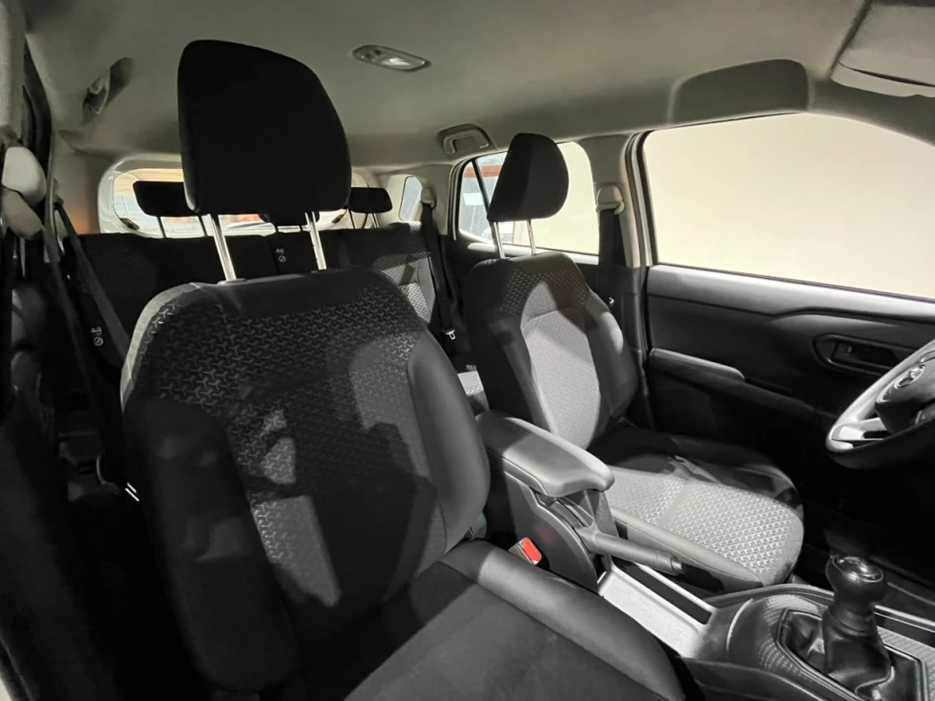 Toyota Raize 1.2 I — foto 18 de 27