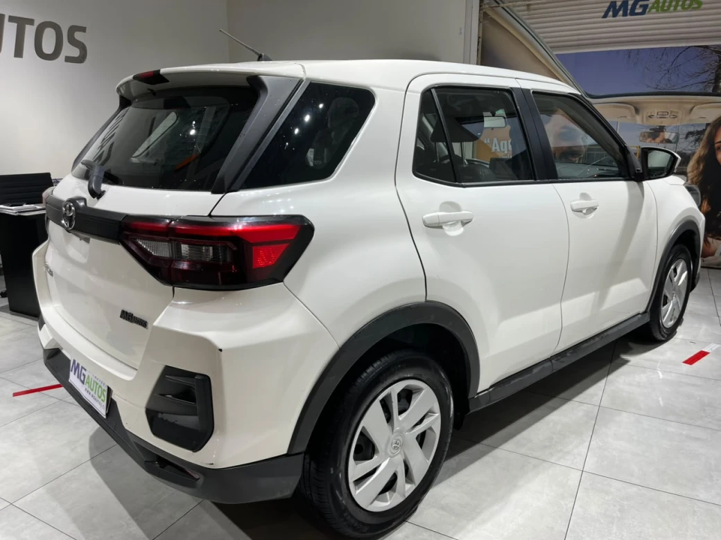 Toyota Raize 1.2 I — foto 21 de 27