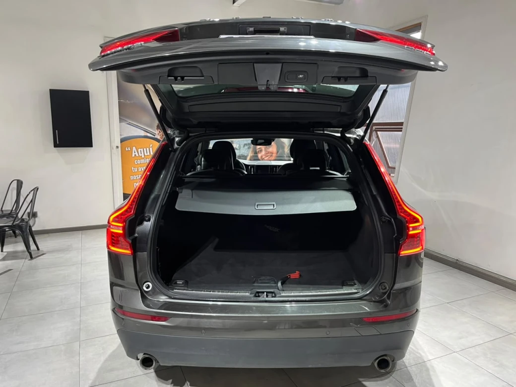 Volvo Xc60 D4 Kinetic — foto 6 de 29