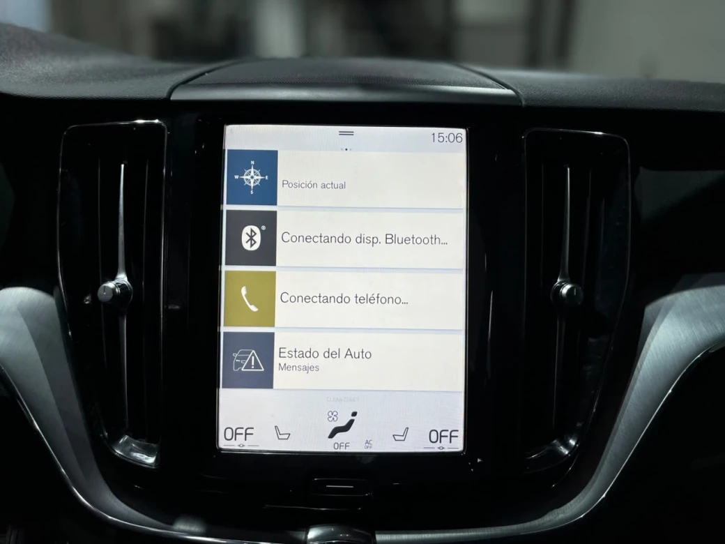 Volvo Xc60 D4 Kinetic — foto 14 de 29