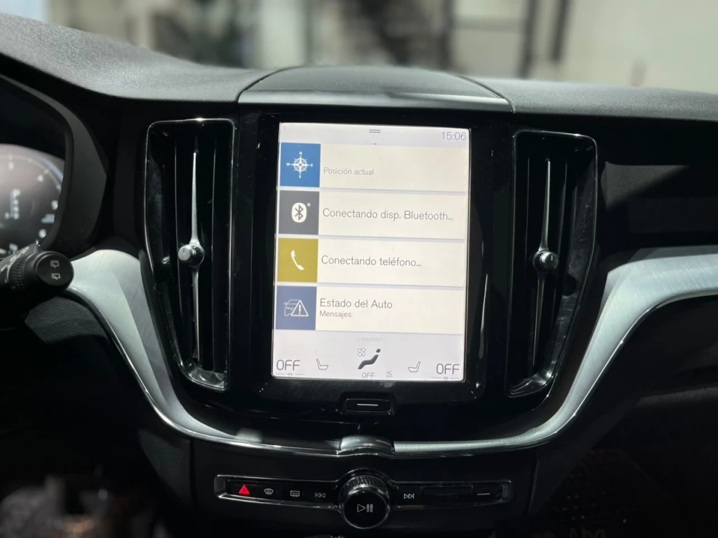 Volvo Xc60 D4 Kinetic — foto 17 de 29