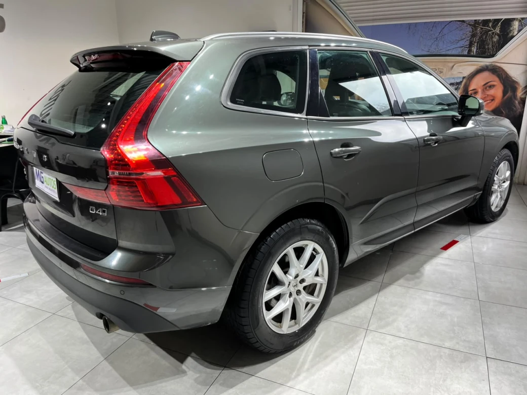 Volvo Xc60 D4 Kinetic — foto 28 de 29