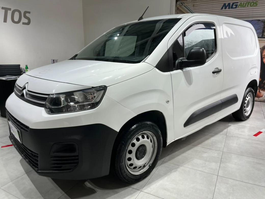 Citroën Berlingo K9 — foto 2 de 26