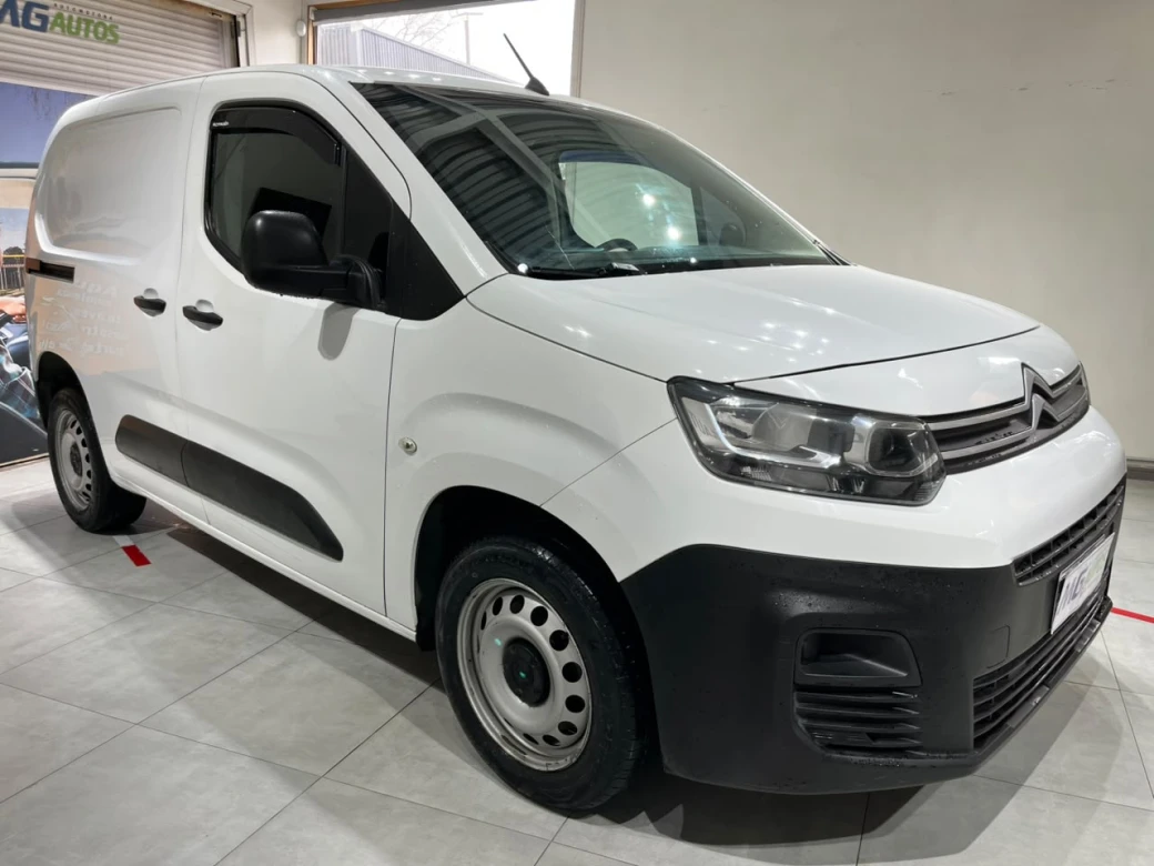 Citroën Berlingo K9 — foto 5 de 26