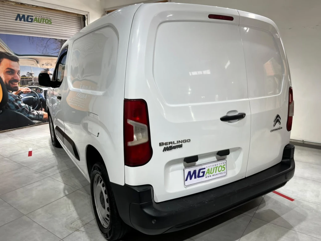 Citroën Berlingo K9 — foto 21 de 26