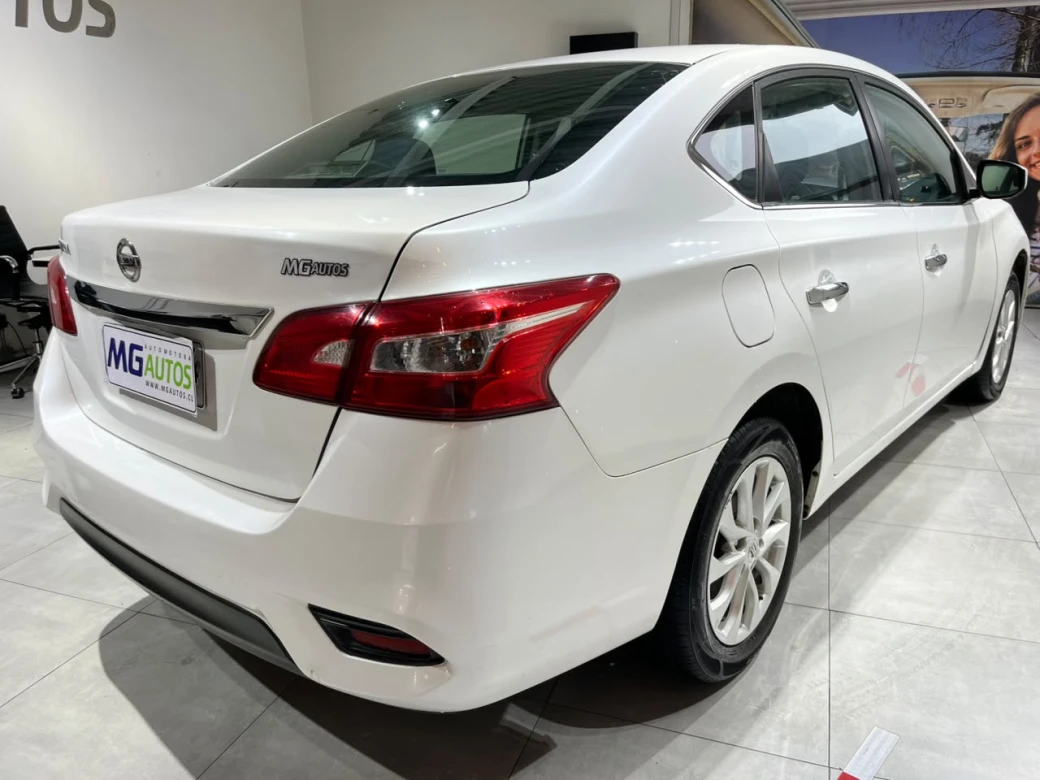 Nissan Sentra Sense — foto 4 de 32