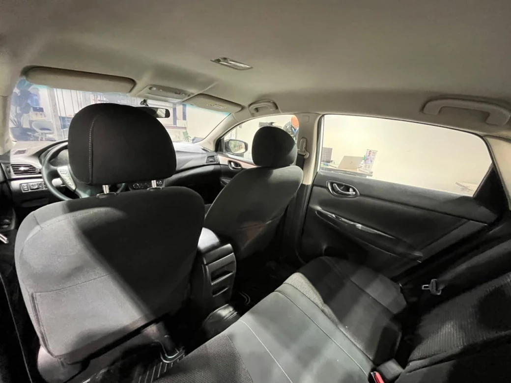 Nissan Sentra Sense — foto 6 de 32