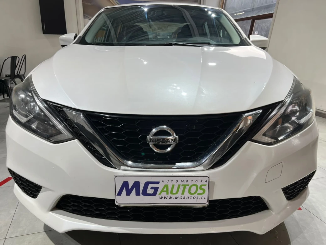 Nissan Sentra Sense — foto 7 de 32