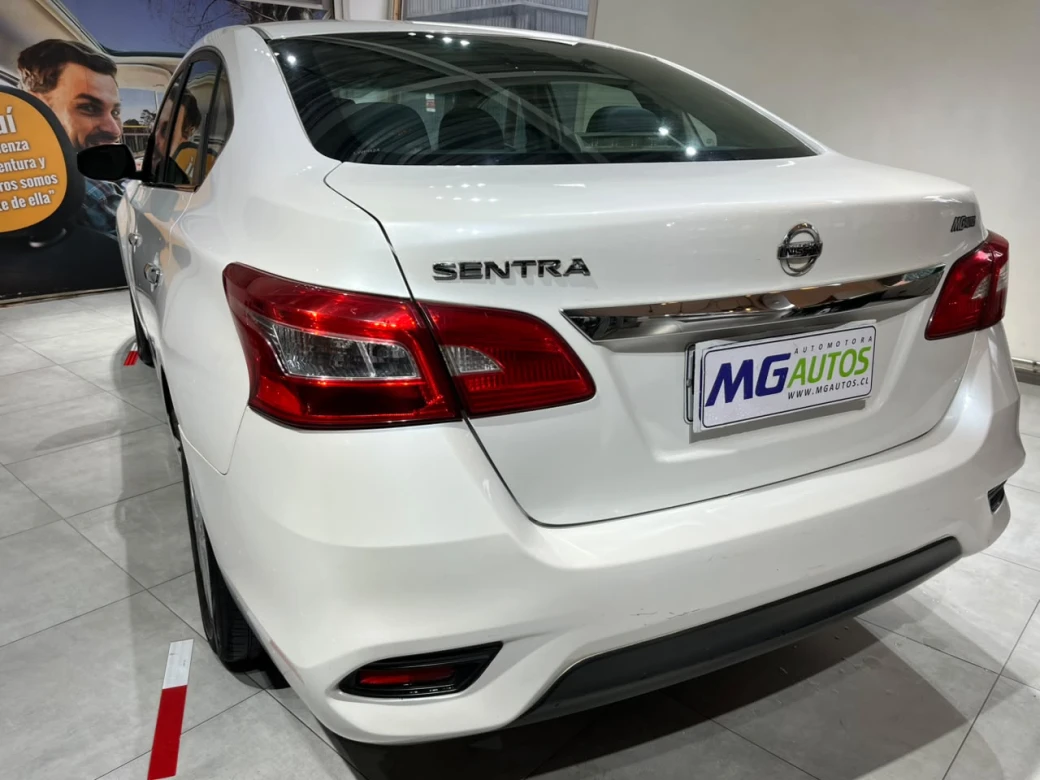 Nissan Sentra Sense — foto 16 de 32