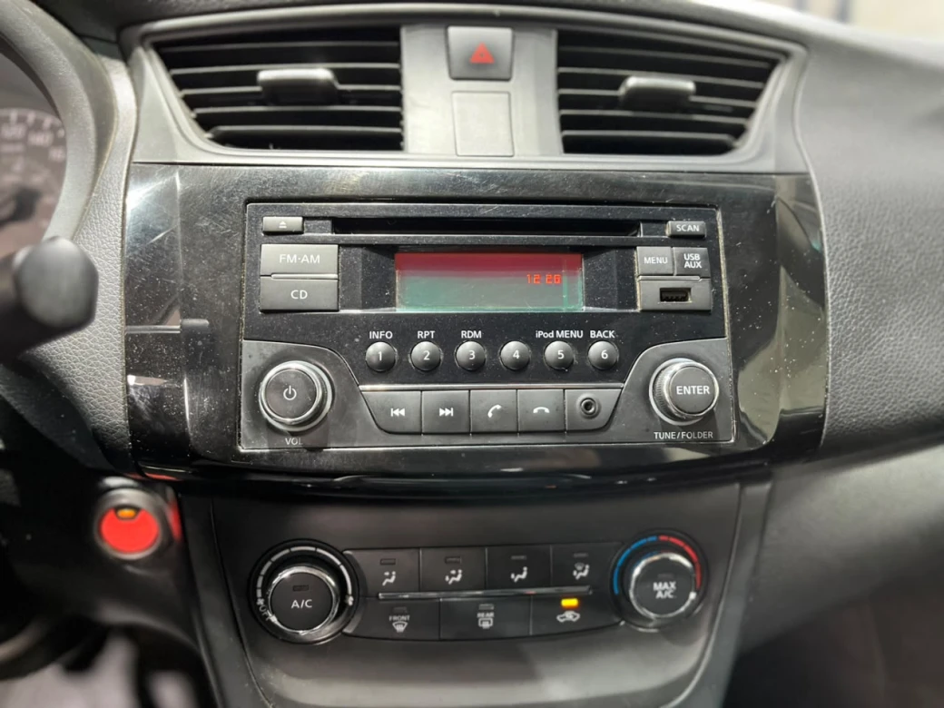 Nissan Sentra Sense — foto 20 de 32