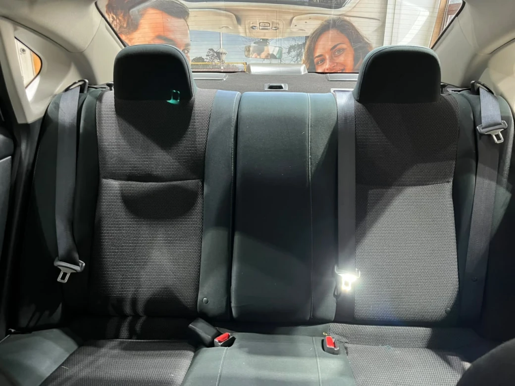 Nissan Sentra Sense — foto 22 de 32