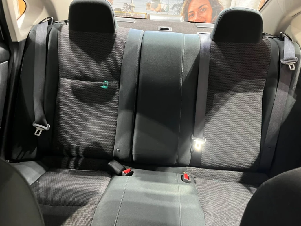 Nissan Sentra Sense — foto 23 de 32