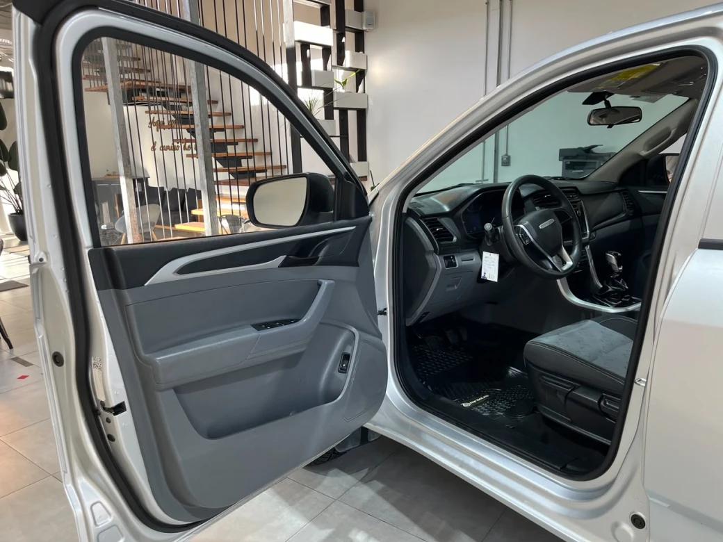 Maxus T60 — foto 6 de 33