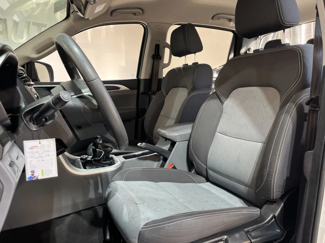 Maxus T60 — foto 12 de 33