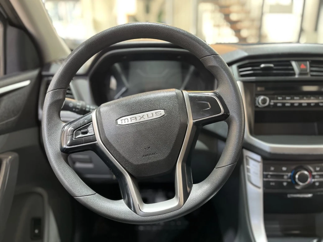 Maxus T60 — foto 14 de 33