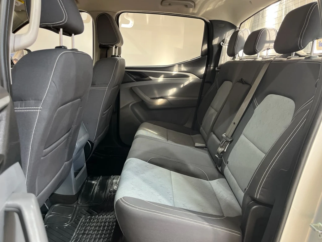 Maxus T60 — foto 15 de 33