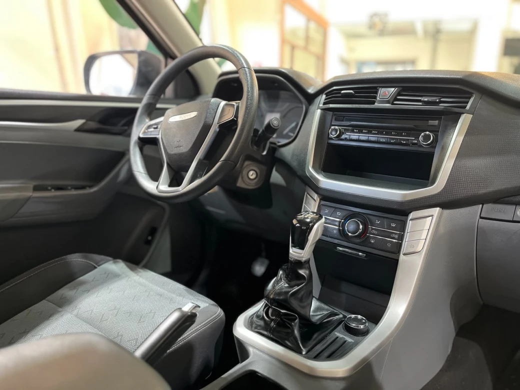 Maxus T60 — foto 25 de 33