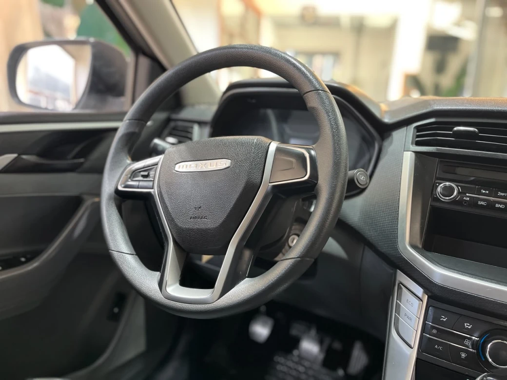 Maxus T60 — foto 27 de 33