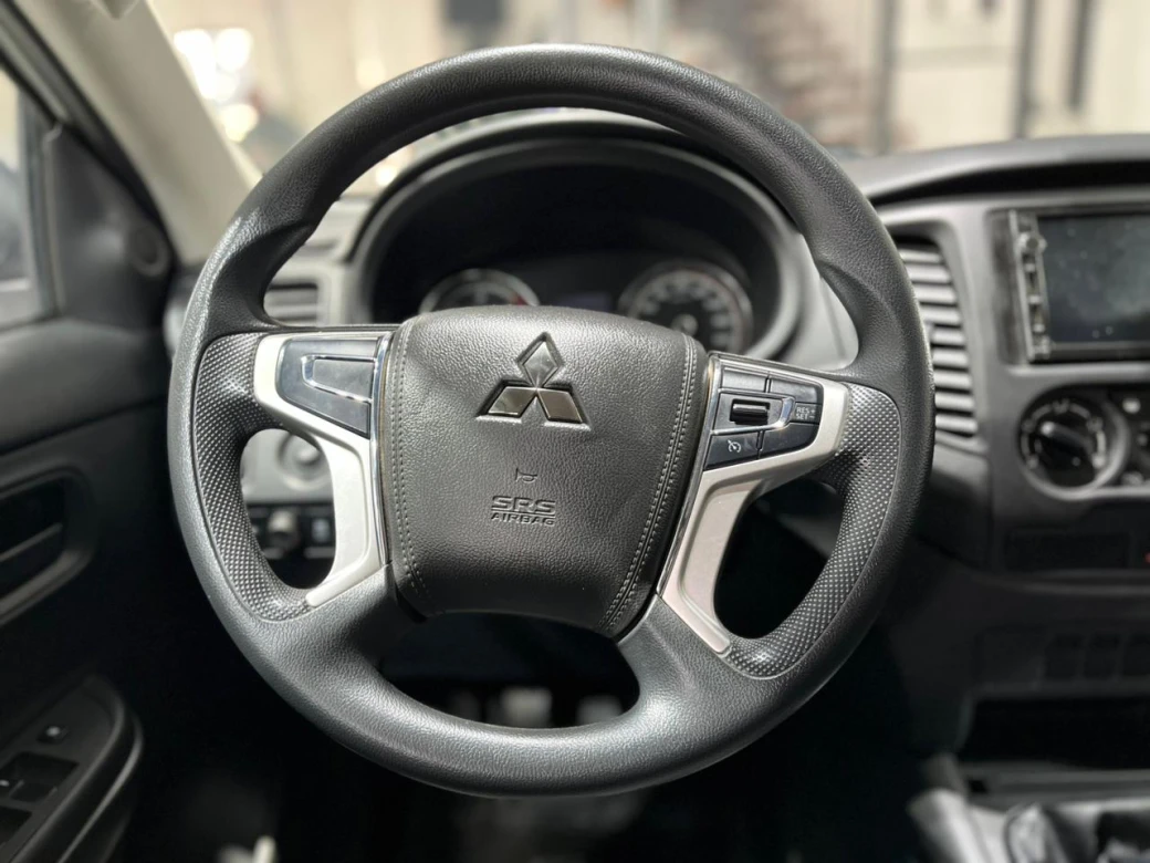 Mitsubishi L200 Katana Crt — foto 6 de 21
