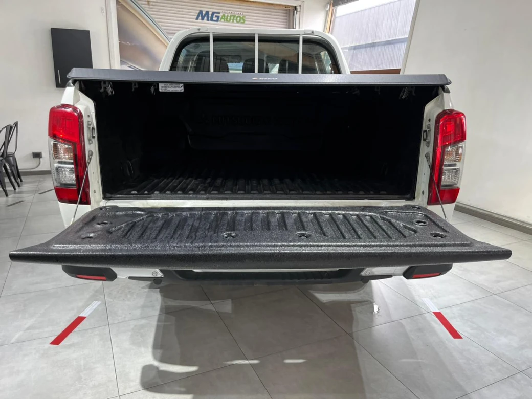 Mitsubishi L200 Katana Crt — foto 7 de 21