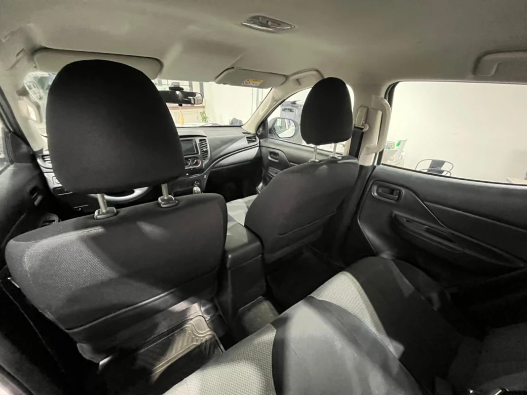 Mitsubishi L200 Katana Crt — foto 8 de 21
