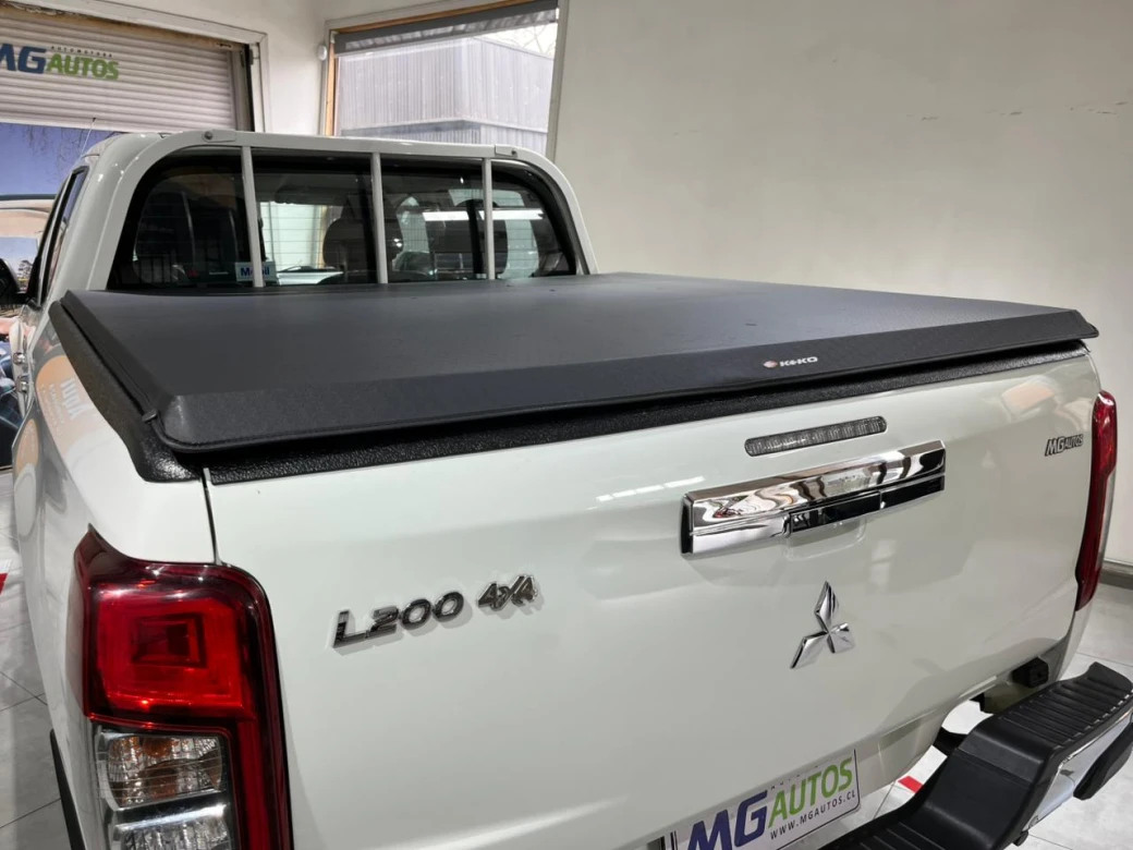 Mitsubishi L200 Katana Crt — foto 11 de 21