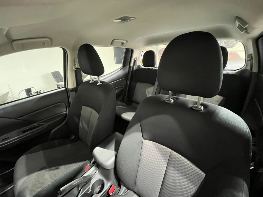 Mitsubishi L200 Katana Crt — foto 13 de 21