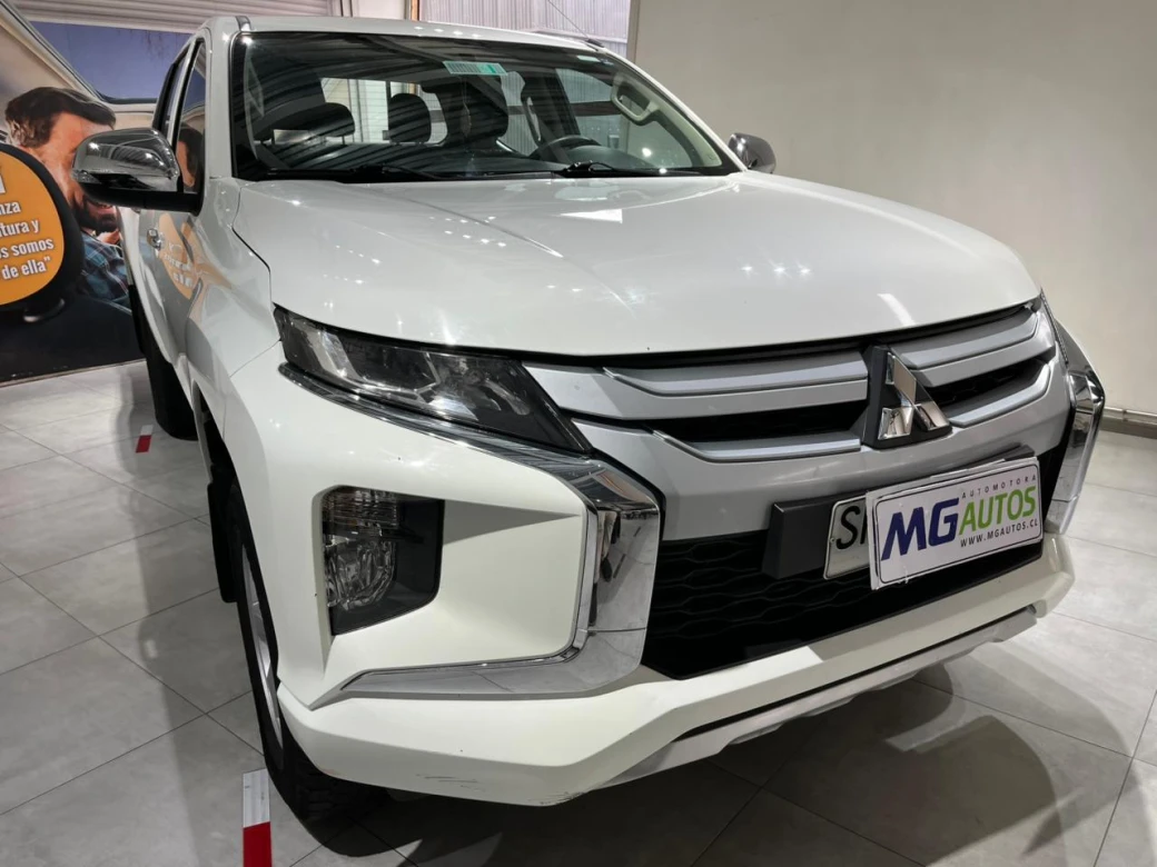 Mitsubishi L200 Katana Crt — foto 18 de 21