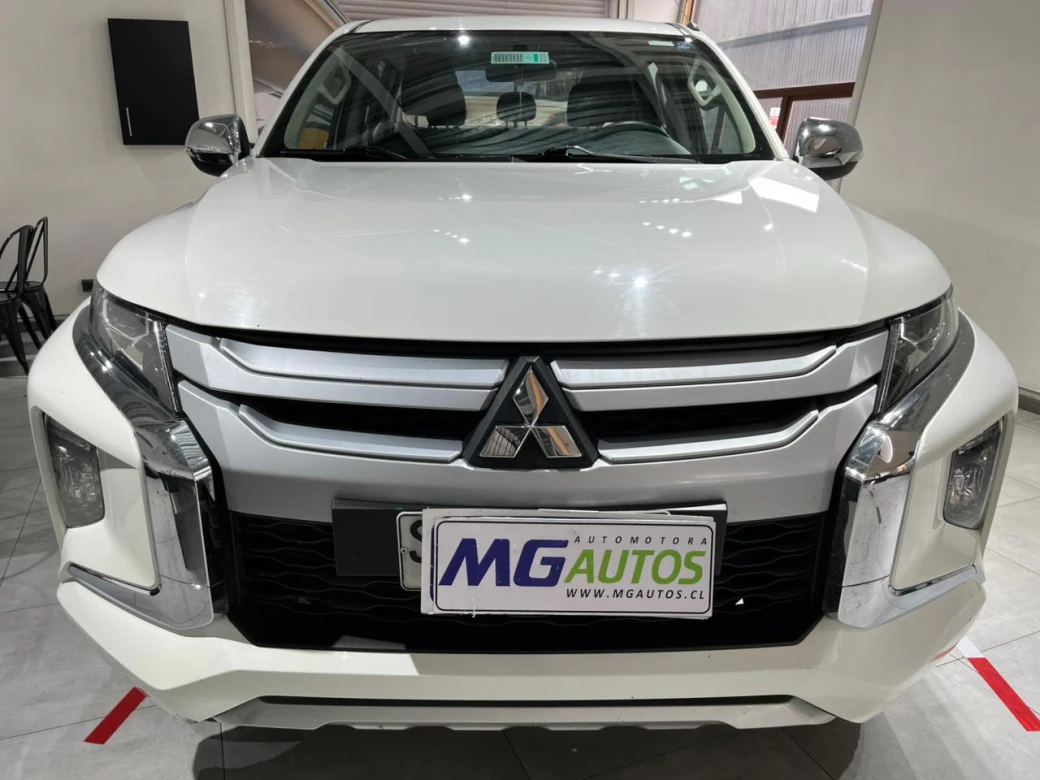 Mitsubishi L200 Katana Crt — foto 19 de 21